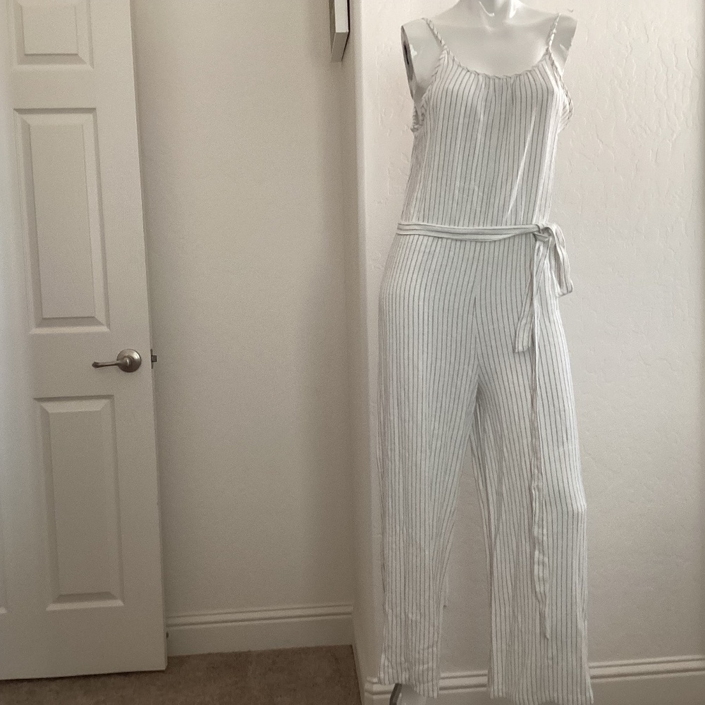 Yarn and Sea NEW WITH TAGS, linen jumpsuit, sz S, little stretch, white/ black